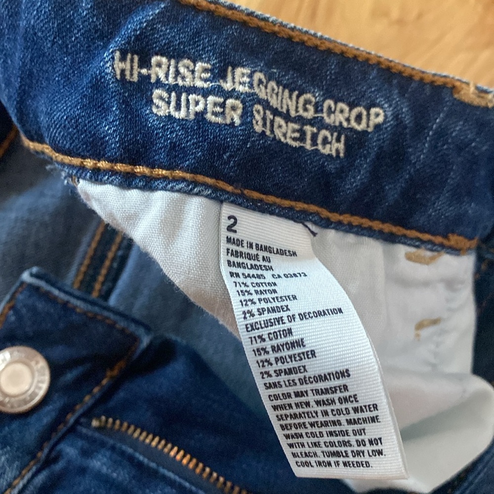 American Eagle Crop Jeans - Picture 3 of 3